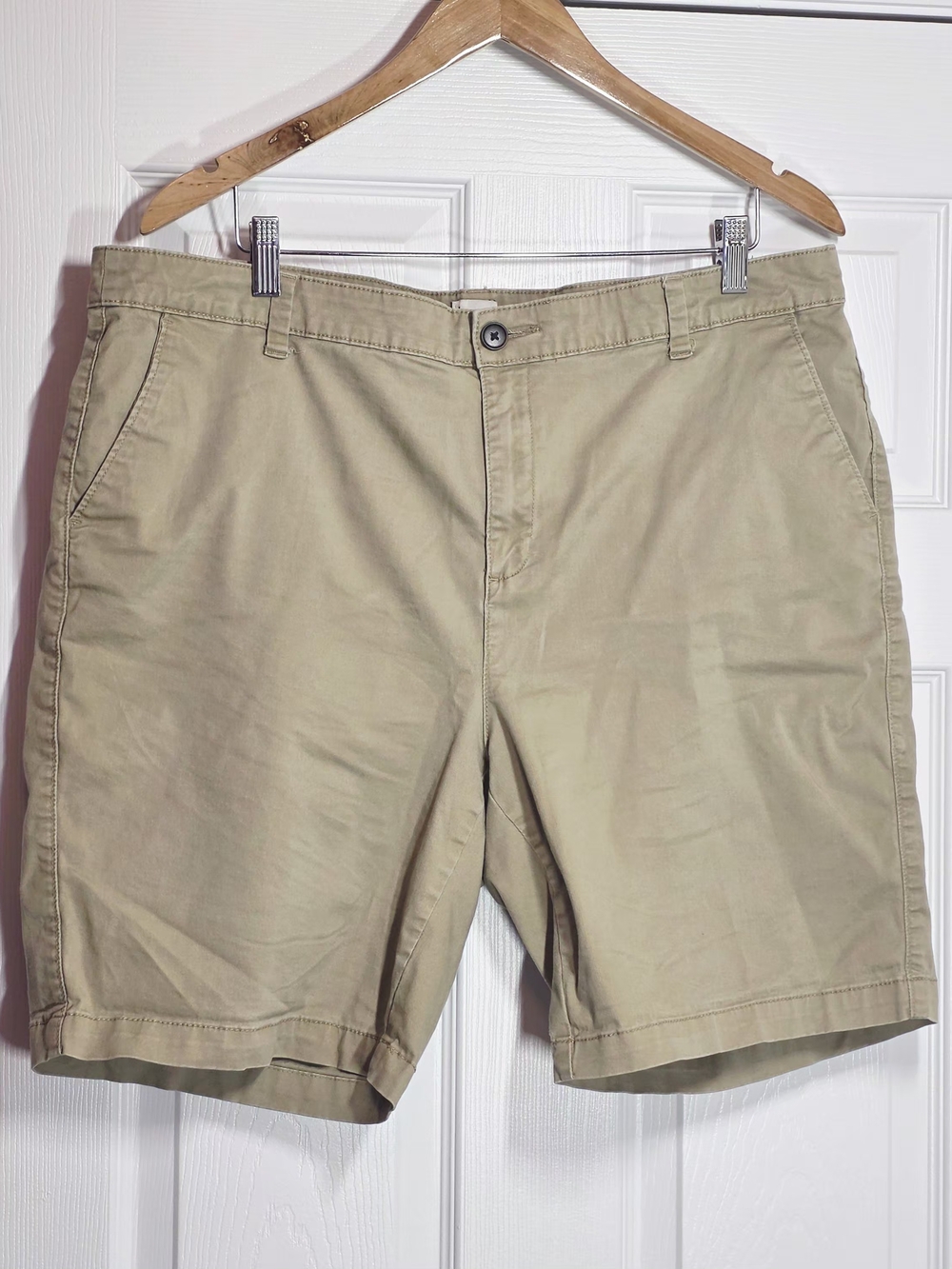 A New Day Women's Size 18 Beige Shorts Stretch Pockets